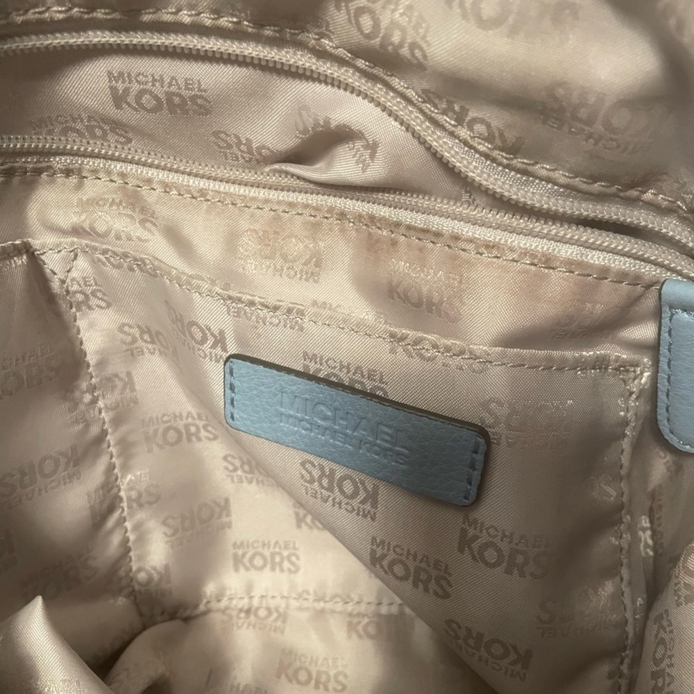 🩵 Michael Kors Light Blue Leather Shoulder Bag - Picture 8 of 13